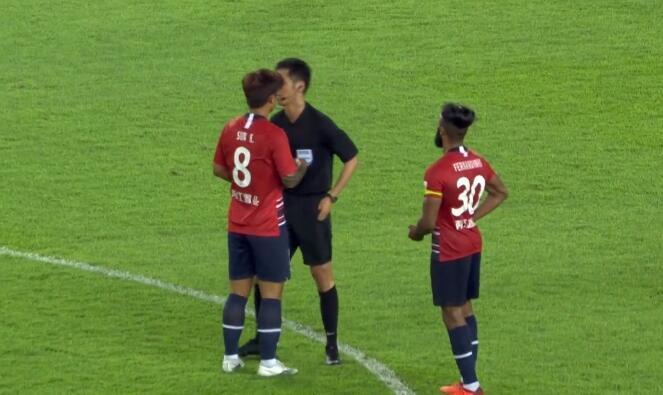  VAR争议判罚引发主帅集体炮轰  