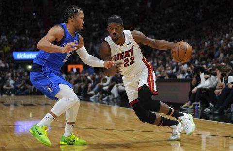 巴特勒三双热火终结雄鹿连胜  